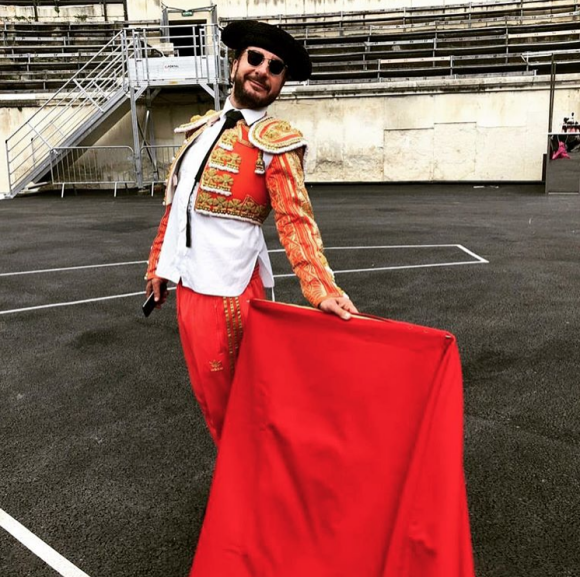 Michaël Youn en Fatal Bazooka pour l'enregistrement du "Bal du 14 juillet" sur TF1 - À Nîmes, le 11 juin 2018.