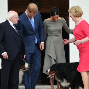 Le prince Harry, duc de Sussex et sa femme Meghan Markle, duchesse de Sussex rencontrent le président Irlandais Michael D. Higgins et sa femme Sabina Coyne à Dublin le 11 juillet 2018