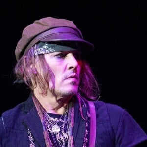 Johnny Depp - Le groupe Hollywood Vampires en concert lors de leur tournée au Royaume-Uni le 21 juin 2018.