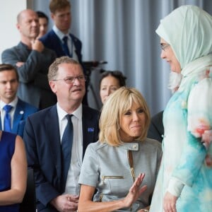 Emine Erdogan, femme du président Recep Tayyip Erdogan et Brigitte Macron - La Premiere Dame, Brigitte Macron lors de la visite des conjoints des chefs d'Etats, au Musée de l'Afrique à Bruxelles en marge du sommet de l'OTAN. Brigitte Macron et les épouses assistent à un concert. Séduite par les chanteurs, Brigitte Macron demande de les inviter à l'Elysée! Brigitte Macron s'est même prêtée à une photo souvenir avec la presse. Belgique, Bruxelles, 12 juillet 2018.