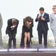 Henry Cavill, Simon Pegg, Rebecca Ferguson, Tom Cruise et Christopher McQuarrie à l'avant-première mondiale de "Mission: Impossible Fallout" sur la place du Trocadéro à Paris, le 12 juillet 2018. © Coadic Guirec-Denis Guignebourg/Bestimage