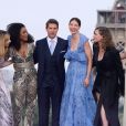Alix Benezech, Angela Bassett, Tom Cruise, Michelle Monaghan, Rebecca Ferguson et Vanessa Kirby à l'avant-première mondiale de "Mission: Impossible Fallout" sur la place du Trocadéro à Paris, le 12 juillet 2018.