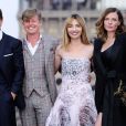 Tom Cruise, Caspar Phillipson, Alix Benezech, Rebecca Ferguson et Simon Pegg à l'avant-première mondiale de "Mission: Impossible Fallout" sur la place du Trocadéro à Paris, le 12 juillet 2018.