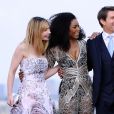Alix Benezech, Angela Bassett, Tom Cruise et Michelle Monaghan à l'avant-première mondiale de "Mission: Impossible Fallout" sur la place du Trocadéro à Paris, le 12 juillet 2018.