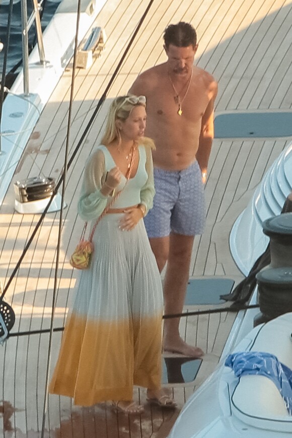 La famille du prince Pavlos et de la princesse Marie-Chantal de Grèce en vacances en Grèce le 25 juillet 2018, à Mykonos.