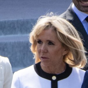 Gérard Collomb, FLorence Parly, François Lecointre, Florence Parly, Edouard Philippe, la première dame Brigitte Macron et le président Emmanuel Macron - Défilé militaire du 14 Juillet sur les Champs-Elysées à Paris © Pierre Perusseau / Bestimage