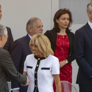 Gérard Collomb, Mounir Mahjoubi, Lee Hsien Loong, Brigitte Macron, Bruno Le Maire et Edouard Philippe - Défilé militaire du 14 Juillet sur les Champs-Elysées à Paris © Pierre Perusseau / Bestimage