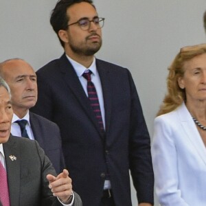 Gérard Collomb, Lee Hsien Loong, Mounir Mahjoubi, Nicole Belloubet, Jean-Baptiste Lemoyne, Jacques Mézard, Delphine Gény-Stephann, Bruno Le Maire, Brigitte et Emmanuel Macron, Muriel Pénicaud, Edouard Philippe - Défilé militaire du 14 Juillet sur les Champs-Elysées à Paris © Pierre Perusseau / Bestimage