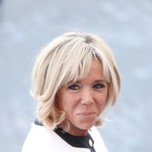 Brigitte Macron - Le président de la république française assiste au défilé militaire à l'occasion de la Fête nationale, sur les Champs-Elysées à Paris, France. Le 14 juiilet 2018. © Stéphane Lemouton / Bestimage