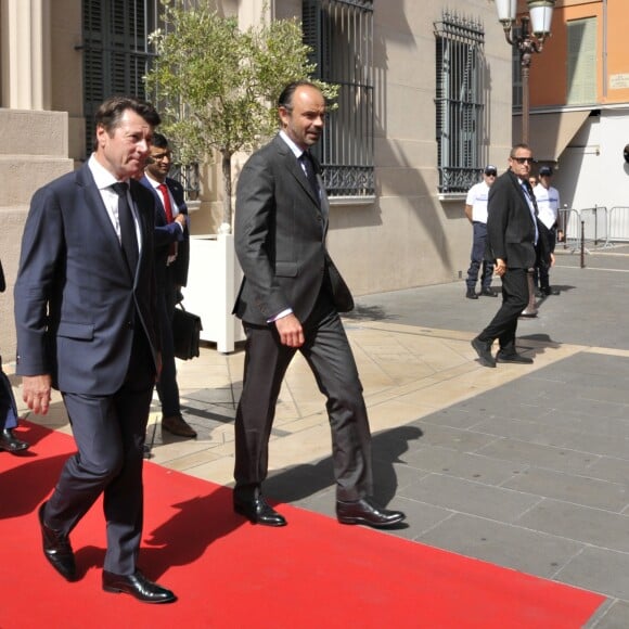 Le premier ministre Edouard Philippe et Christian Estrosi, maire de Nice - Le premier ministre Edouard Philippe à Nice à l'occasion de la cérémonie du 14 juillet 2018 sur la place Masséna à Nice en hommage aux victimes de l'attentat du 14 juillet 2016. Nice le 14 juillet 2018 © Pierre Rousseau / Pool / Bestimage