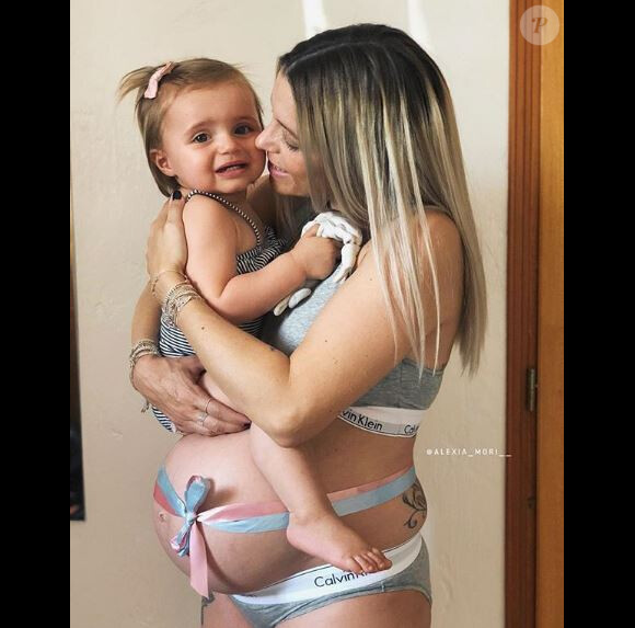 Alexia Mori enceinte avec sa fille Louise - Instagram, 15 juillet 2018