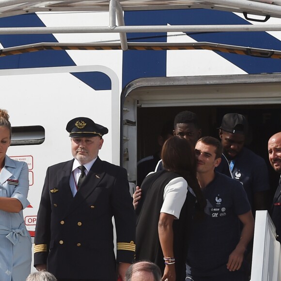 Didier Deschamps, Hugo Lloris, Noel le Graët et Laura Flessel - Arrivées des joueurs de l'équipe de France de football à l'aéroport de Roissy au lendemain de leur victoire de la Coupe du Monde 2018 en Russie. Le 16 juillet 2018 © Giancarlo Gorassini / Bestimage