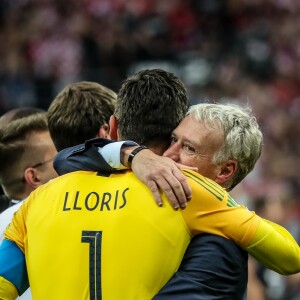 Hugo Lloris et Didier Deschamps - Finale de la Coupe du Monde de Football 2018 en Russie à Moscou, opposant la France à la Croatie (4-2). Le 15 juillet 2018 © Moreau-Perusseau / Bestimage