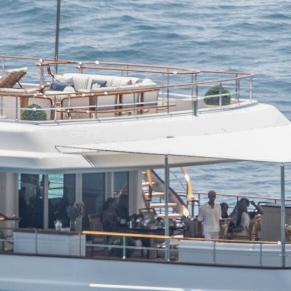 Exclusif - Will Smith, Jada Pinkett Smith et leurs enfants Jaden et Willow réunis en vacances sur un yacht au large de Capri en Italie, le 19 juillet 2018.