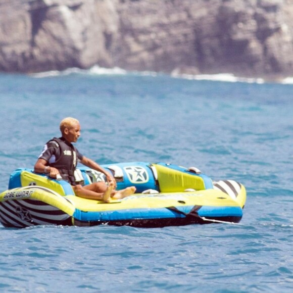 Exclusif - Will Smith, Jada Pinkett Smith et leurs enfants Jaden et Willow réunis en vacances sur un yacht au large de Capri en Italie, le 19 juillet 2018.