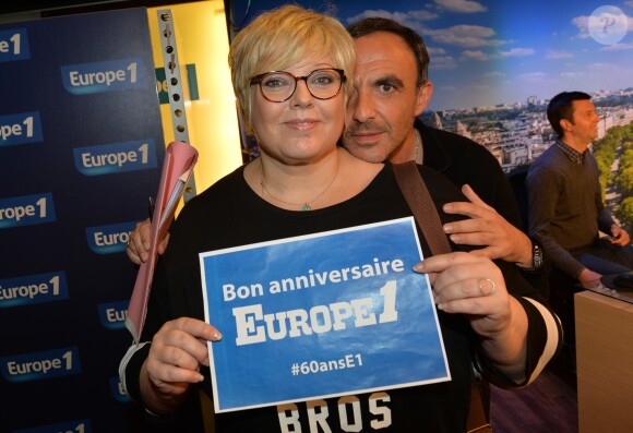 Exclusif - Laurence Boccolini et Nikos Aliagas - Les journalistes et chroniqueurs souhaitent un bon anniversaire à Europe 1 à l'occasion de la journée spéciale des 60 ans de la radio à Paris. Le 4 février 2015