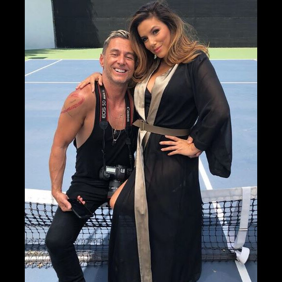 Eva Longoria a partagé cette photo prise lors d'un shooting pour Hola, sur Instagram, le 9 juillet 2018