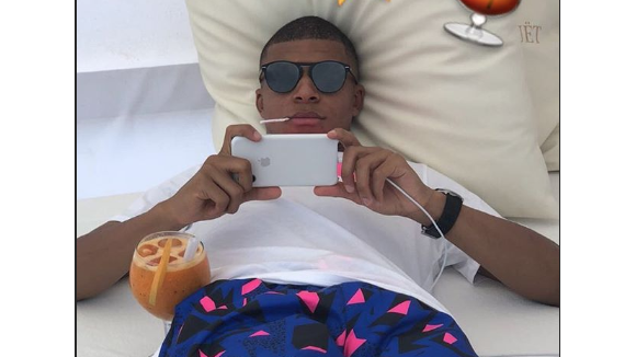 Kylian Mbappé : Détente à Ibiza avant la reprise avec le PSG