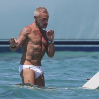 Gianluca Vacchi : Minislip et baignade en eaux turquoise pour le playboy