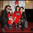 Laetica et Johnny Hallyday avec leurs filles Jade et Joy à Paris en novembre 2011