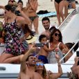 Exclusif - Lionel Messi passe ses vacances avec sa femme Antonella Roccuzzo, ses enfants et des amis sur un yacht à Ibiza en Espagne le 20 juillet 2018.
