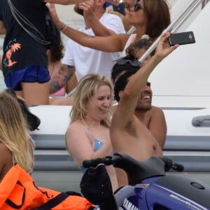 Exclusif - Lionel Messi passe ses vacances avec sa femme Antonella Roccuzzo, ses enfants et des amis sur un yacht à Ibiza en Espagne le 20 juillet 2018.