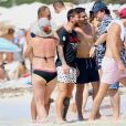 Exclusif - Lionel Messi en vacances avec sa femme Antonella Roccuzzo et des amis à Formentera, le 27 juillet 2018.