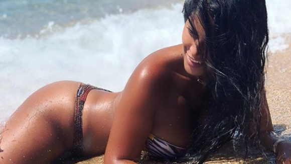 Ayem Nour, sirène bombesque en bikini en Corse : La température monte !
