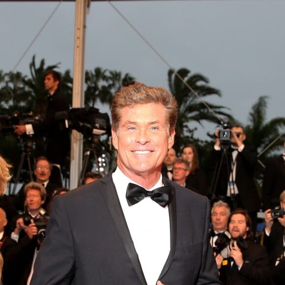 David Hasselhoff et sa compagne Hayley Roberts - Montee des marches du film "Gatsby le Magnifique" pour l'ouverture du 66 eme Festival du film de Cannes