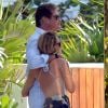 David Hasselhoff et sa compagne Hayley Roberts filent le parfait amour à Miami le 14 mai 2017.