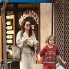 Exclusif - Angelina Jolie fait du shopping avec ses filles Vivienne et Sahara à Studio City le 11 mars 2018