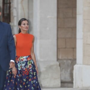 Le roi Felipe VI, la reine Sofia et la reine Letizia d'Espagne lors de la traditionnelle réception au Palais Royal de Almudaina à Palma de Majorque le 3 août 2018.