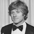 Robert Redford reçoit un Oscar en 1981