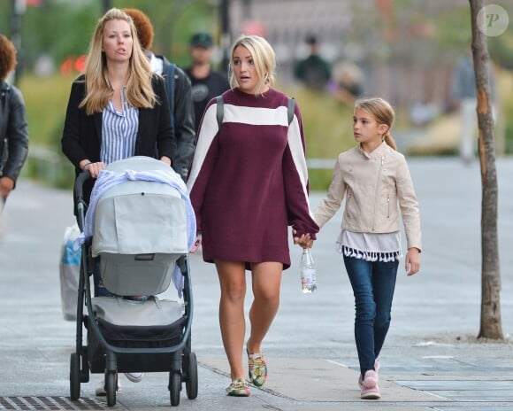 Exclusif - Jamie Lynn Spears et sa fille Maddie profitent de leur journée à New York le 1er octobre 2017.