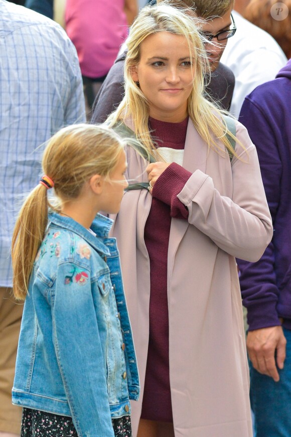 Exclusif - Jamie Lynn Spears et sa fille Maddie profitent de leur journée à New York le 1er octobre 2017.