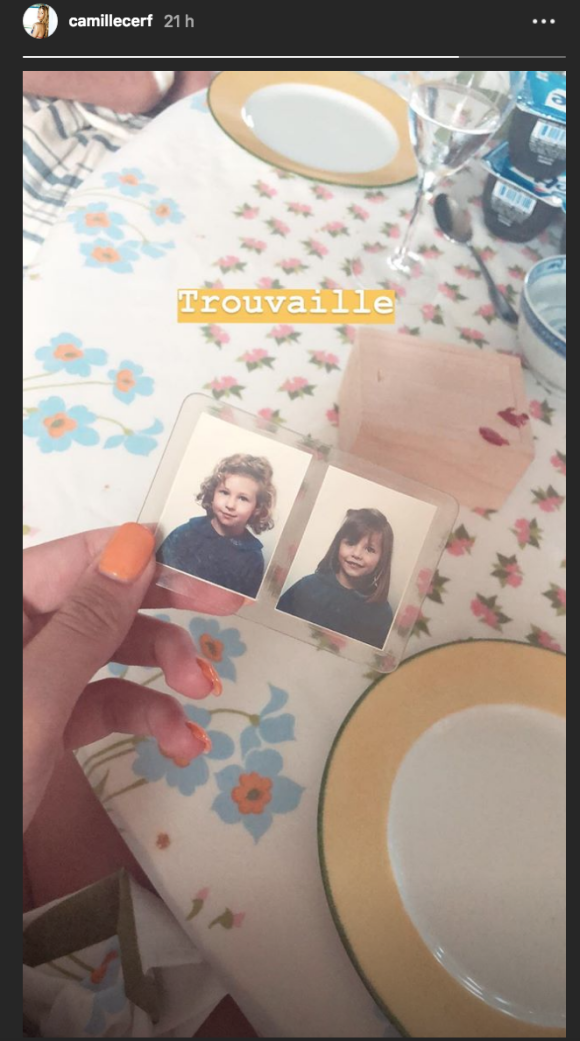 Camille Cerf dévoile une photo d'enfance quand elle était petite avec sa soeur jumelle, Mathilde. Août 2018.