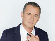 Christophe Dechavanne chute en vacances: Il dévoile sa blessure et... ses fesses