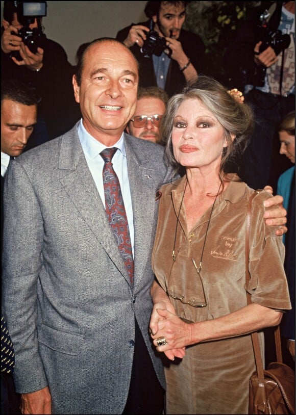 Brigitte Bardot et Jacques Chirac en 1990.
