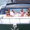 Kim Kardashian, ses enfants North et Saint West, Larsa Pippen, Jonathan Cheban, Isabela Rangel et David Grutman profitent d'une journée ensoleillée sur le yacht de David Grutman au large de Miami, le 16 août 2018.