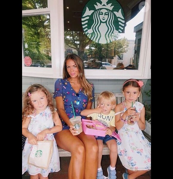 Jade Lagardère et ses 3 enfants en vacances aux Hamptons. Août 2018.