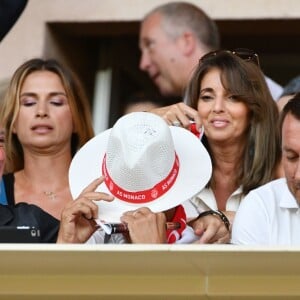 Didier Deschamps, Nagui, Cyril Rool, leurs femmes au second rang Mélanie Page, Claude Deschamps et des amis durant le Match de football de Ligue 1 opposant Monaco à Lille au stade Louis II le 18 août 2018. Pour leur première rencontre à domicile de la saison 2018/2019, les monégasques n'ont obtenu qu'un match nul 0 - 0