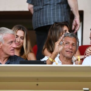 Didier Deschamps, Nagui, Cyril Rool, leurs femmes au second rang Mélanie Page, Claude Deschamps et des amis durant le Match de football de Ligue 1 opposant Monaco à Lille au stade Louis II le 18 août 2018. Pour leur première rencontre à domicile de la saison 2018/2019, les monégasques n'ont obtenu qu'un match nul 0 - 0