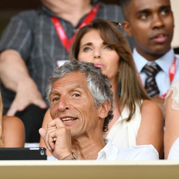 Didier Deschamps, Nagui, leurs femmes au second rang Mélanie Page, Claude Deschamps et des amis durant le Match de football de Ligue 1 opposant Monaco à Lille au stade Louis II le 18 août 2018.