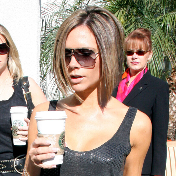 Exclusif- Victoria Beckham fait du shopping à Los Angeles le 17 février 2007.