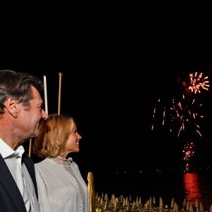 Exclusif - Christian Estrosi, le maire de Nice, assiste en compagnie de sa femme Laura Tenoudji et de leur fille Bianca au feu d'artifice sur la Promenade des Anglais à Nice, France, le 15 août 2018. La municipalité a souhaité renouer avec le traditionnel feu d'artifice du 15 août. Cette décision a été prise avec le comité de pilotage pour la mémoire des victimes de l'attentat du 14 juillet 2016. Ce feu d'artifice sera le premier sur la Promenade des Anglais depuis l'attentat. © Bruno Bébert/Bestimage