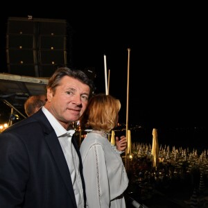 Exclusif - Christian Estrosi, le maire de Nice, assiste en compagnie de sa femme Laura Tenoudji et de leur fille Bianca au feu d'artifice sur la Promenade des Anglais à Nice, France, le 15 août 2018. La municipalité a souhaité renouer avec le traditionnel feu d'artifice du 15 août. Cette décision a été prise avec le comité de pilotage pour la mémoire des victimes de l'attentat du 14 juillet 2016. Ce feu d'artifice sera le premier sur la Promenade des Anglais depuis l'attentat. © Bruno Bébert/Bestimage