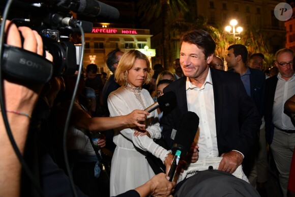 Exclusif - Christian Estrosi, le maire de Nice, assiste en compagnie de sa femme Laura Tenoudji et de leur fille Bianca au feu d'artifice sur la Promenade des Anglais à Nice, France, le 15 août 2018. La municipalité a souhaité renouer avec le traditionnel feu d'artifice du 15 août. Cette décision a été prise avec le comité de pilotage pour la mémoire des victimes de l'attentat du 14 juillet 2016. Ce feu d'artifice sera le premier sur la Promenade des Anglais depuis l'attentat. © Bruno Bébert/Bestimage
