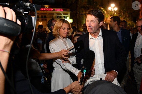 Exclusif - Christian Estrosi, le maire de Nice, assiste en compagnie de sa femme Laura Tenoudji et de leur fille Bianca au feu d'artifice sur la Promenade des Anglais à Nice, France, le 15 août 2018. La municipalité a souhaité renouer avec le traditionnel feu d'artifice du 15 août. Cette décision a été prise avec le comité de pilotage pour la mémoire des victimes de l'attentat du 14 juillet 2016. Ce feu d'artifice sera le premier sur la Promenade des Anglais depuis l'attentat. © Bruno Bébert/Bestimage