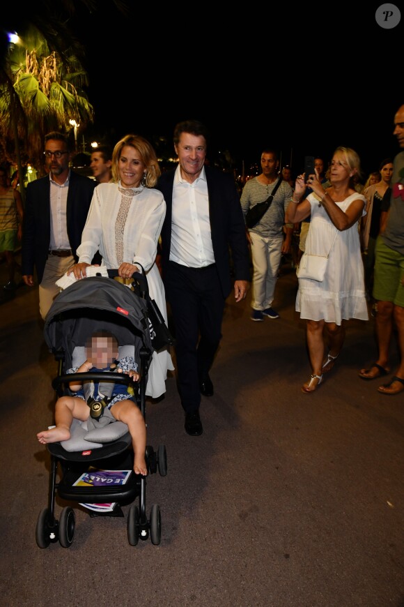 Exclusif - Christian Estrosi, sa femme Laura Tenoudji et leur fille Bianca au feu d'artifice sur la Promenade des Anglais à Nice, France, le 15 août 2018. La municipalité a souhaité renouer avec le traditionnel feu d'artifice du 15 août. Cette décision a été prise avec le comité de pilotage pour la mémoire des victimes de l'attentat du 14 juillet 2016. Ce feu d'artifice était le premier sur la Promenade des Anglais depuis l'attentat. © Bruno Bébert/Bestimage