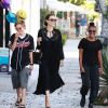 Exclusif - Angelina Jolie et ses filles Zahara et Shiloh éclatent de rire dans les rues de Los Angeles lors d'une virée shopping chez Kitson, le 21 août 2018